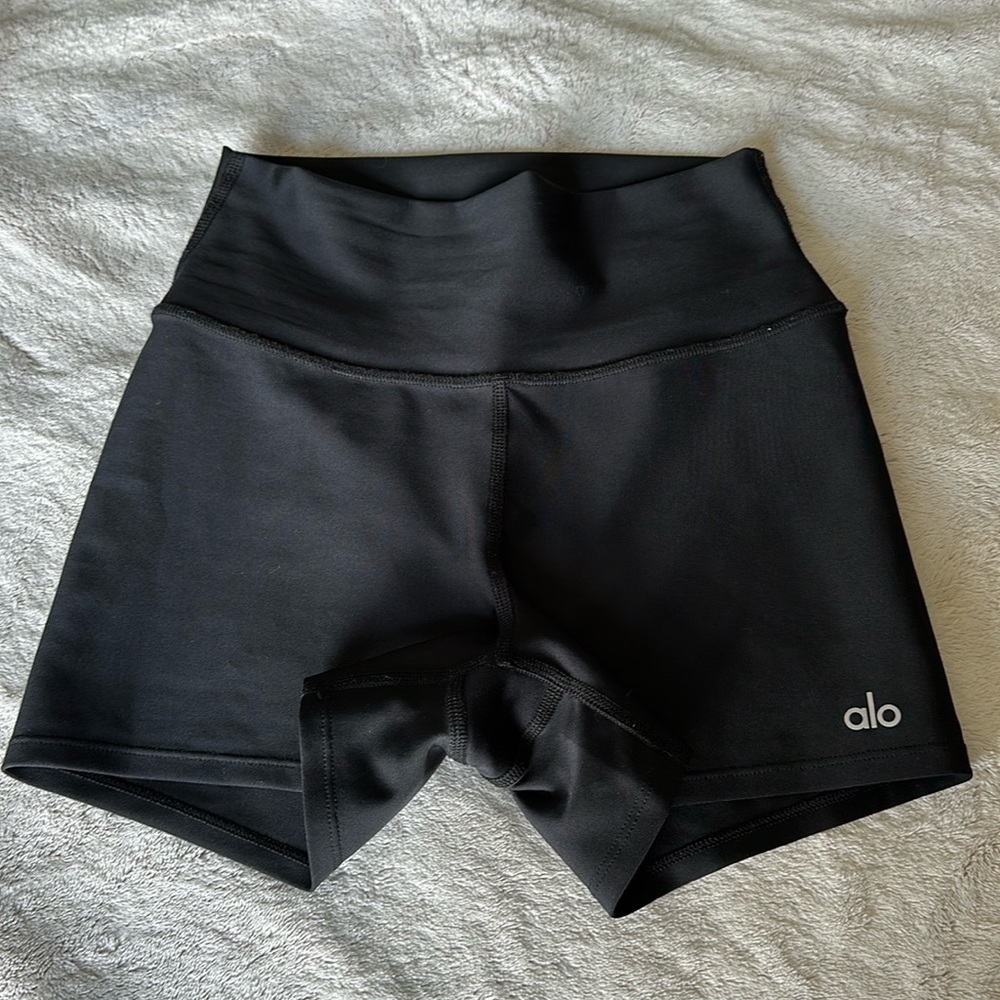 alo yoga shorts